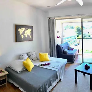 2 Min De La Plage, Parking, Terrasse & Wifi! Appartement